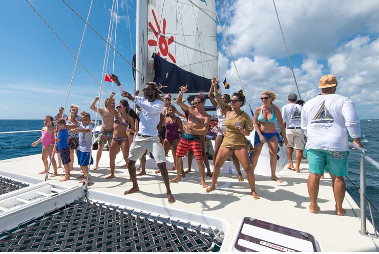 Catamaran Cruise – Montego Bay With Snorkeling & Open Bar