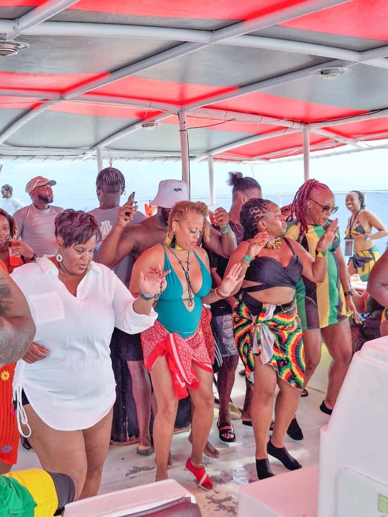 Catamaran Cruise – Montego Bay With Snorkeling & Open Bar