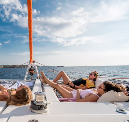 Catamaran Cruise – Montego Bay With Snorkeling & Open Bar