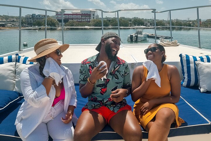 Catamaran Cruise – Montego Bay With Snorkeling & Open Bar